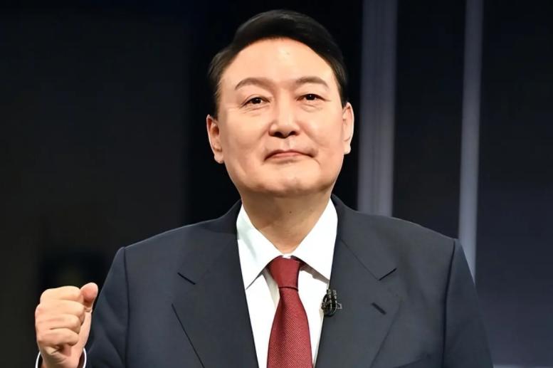 太炸裂了！尹锡悦居然是“内鬼”！据调查为了保住自己的总统宝座、铲除政治对