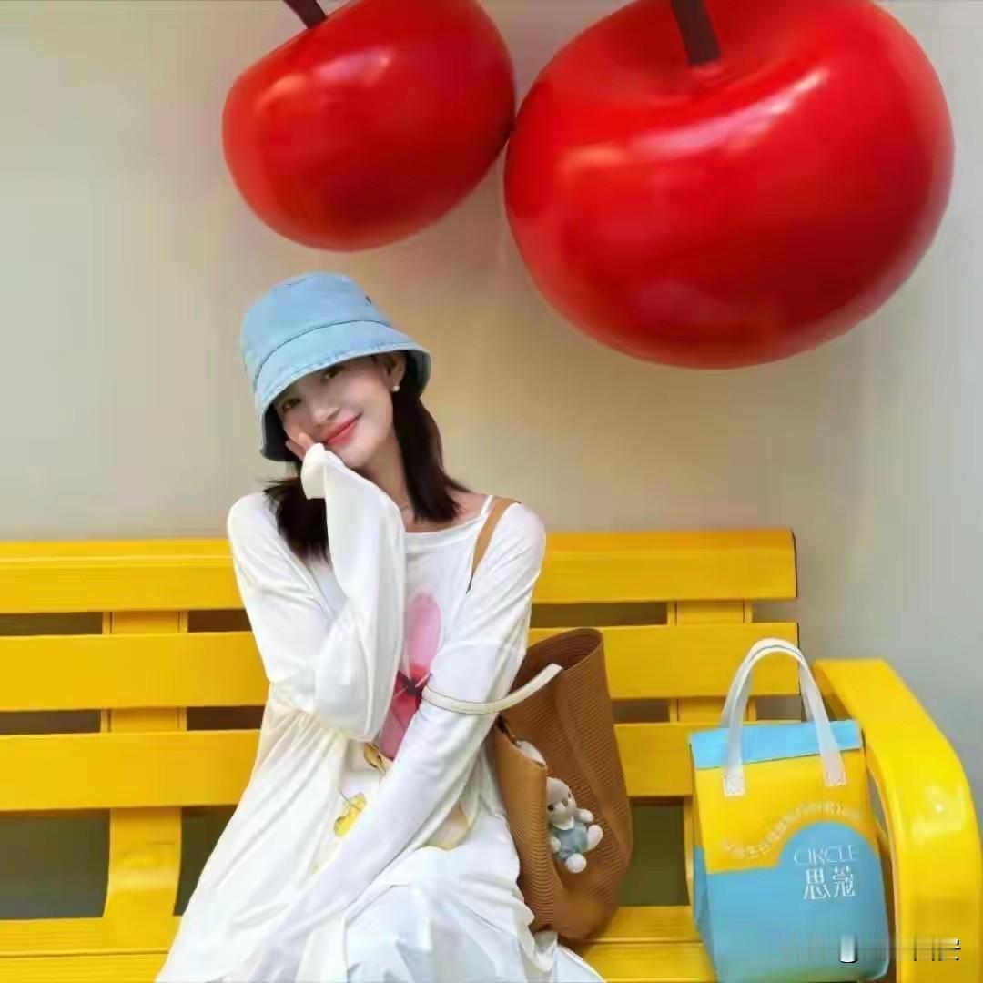 一个清醒的人，都能做到了以下三点。第一：做自己。尺有所短，寸有所长。