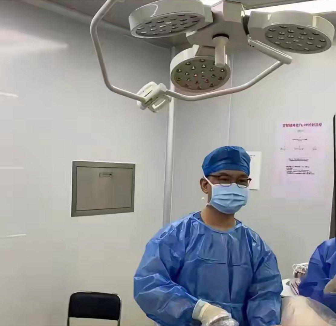我媳妇儿45了，居然意外怀上了，俩人都没想再要孩子，打算去医院解决一下。结果临进