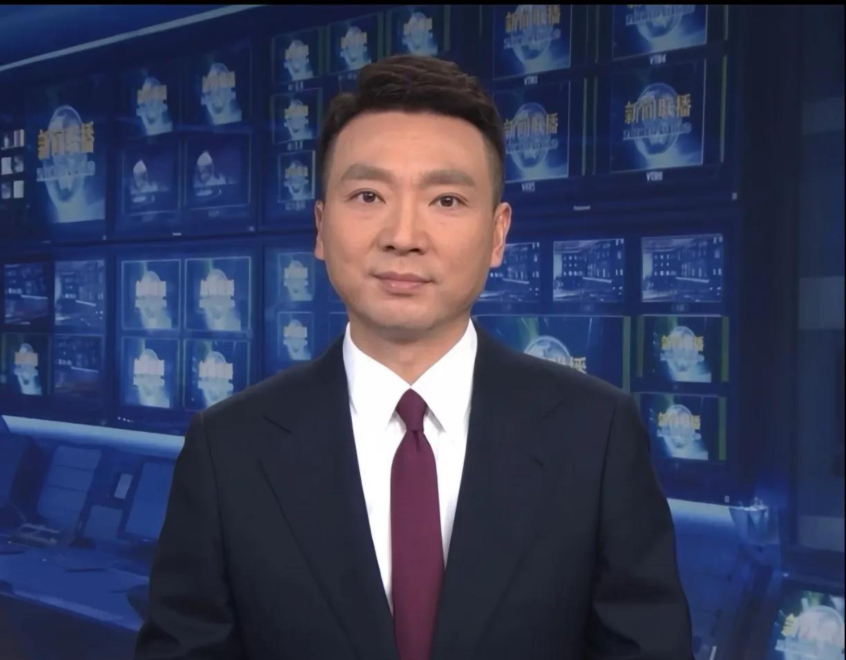 央视的台柱子，扛把子康辉去哪了？看九三大阅兵的，解说没有听到康辉的声音，也没有