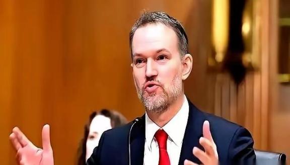 美国拉着50多个国家，想逼我们交出稀土，我们同意了，暂停出口管制，但就在4月9号