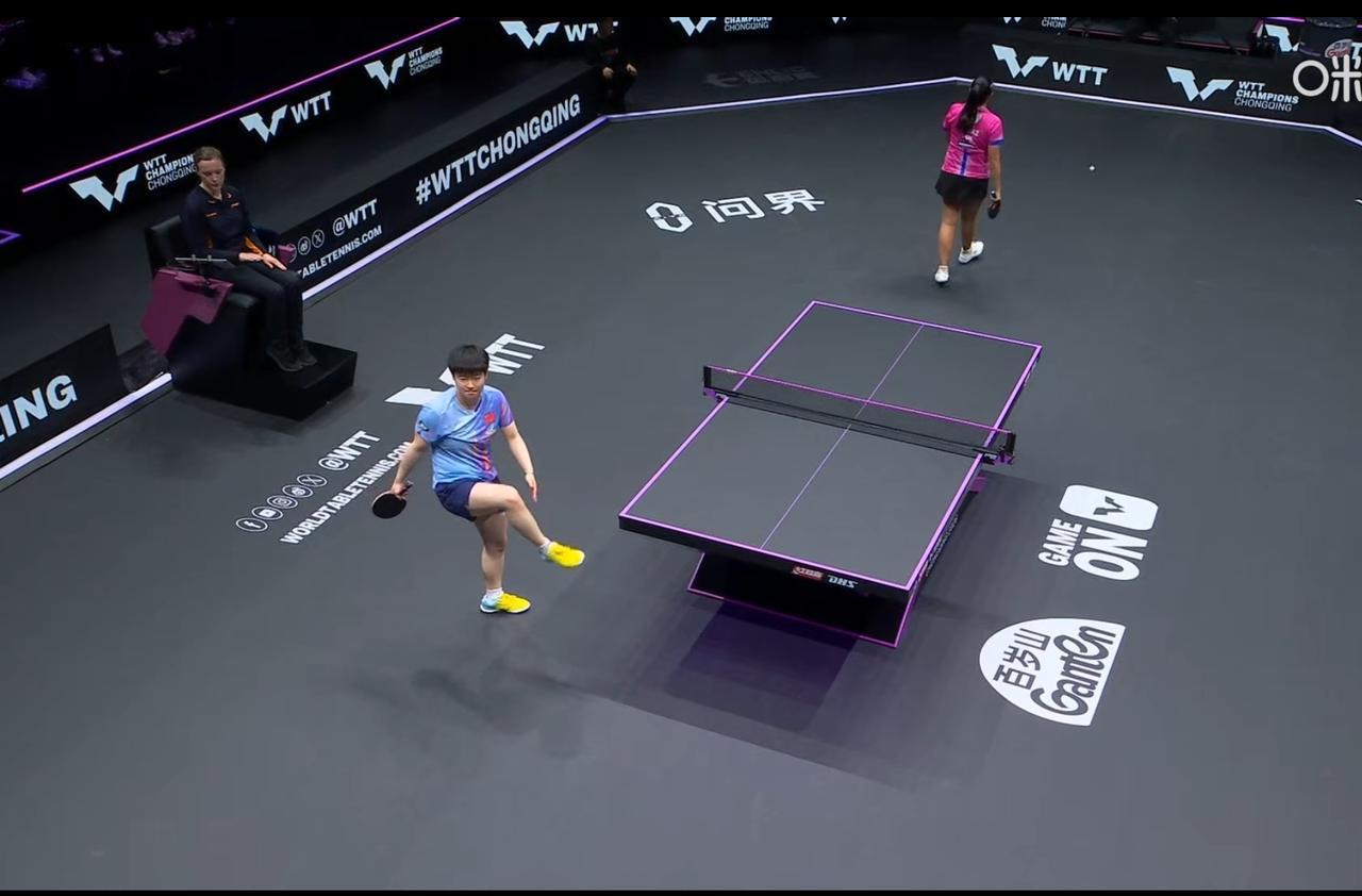 孙颖莎赛场秒变“哄友小能手”：3-0横扫闺蜜后，一句Good Match化解尴尬，网友直呼“又萌又强”！