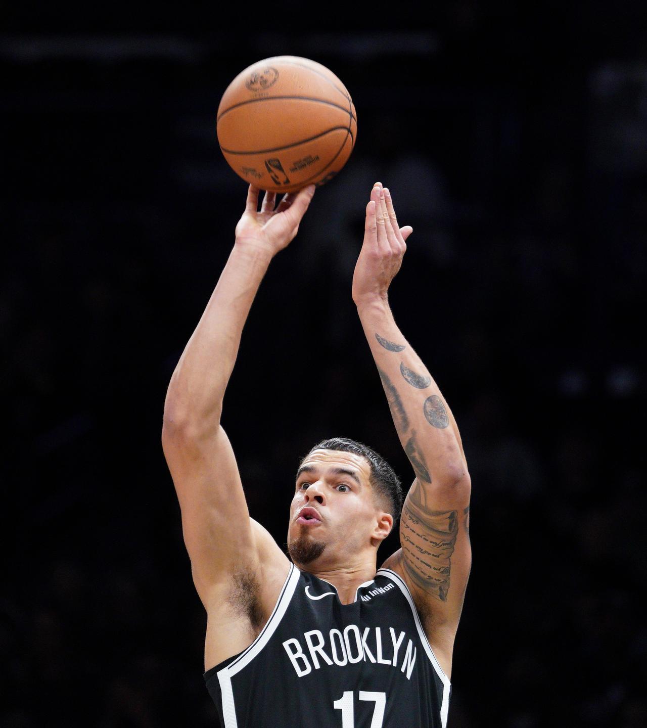 小波特：在烂队我就是小杜兰特。篮网111-119输给独行侠的比赛，迈克尔-波特