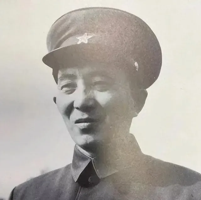 1936年，罗瑞卿磕坏了牙，在西安一家牙医内就诊，他突然问牙医：孙思邈是哪朝人。