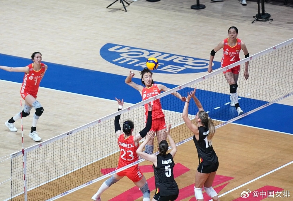 世联赛3比0击败比利时队, 新女排首秀开门红