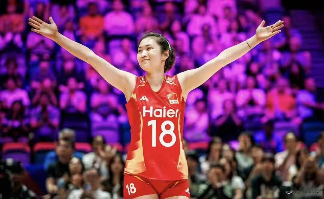 中国女排战胜实力强大的美国队，不但中国的女排队员和教练高兴的手舞足蹈，就连喜欢女
