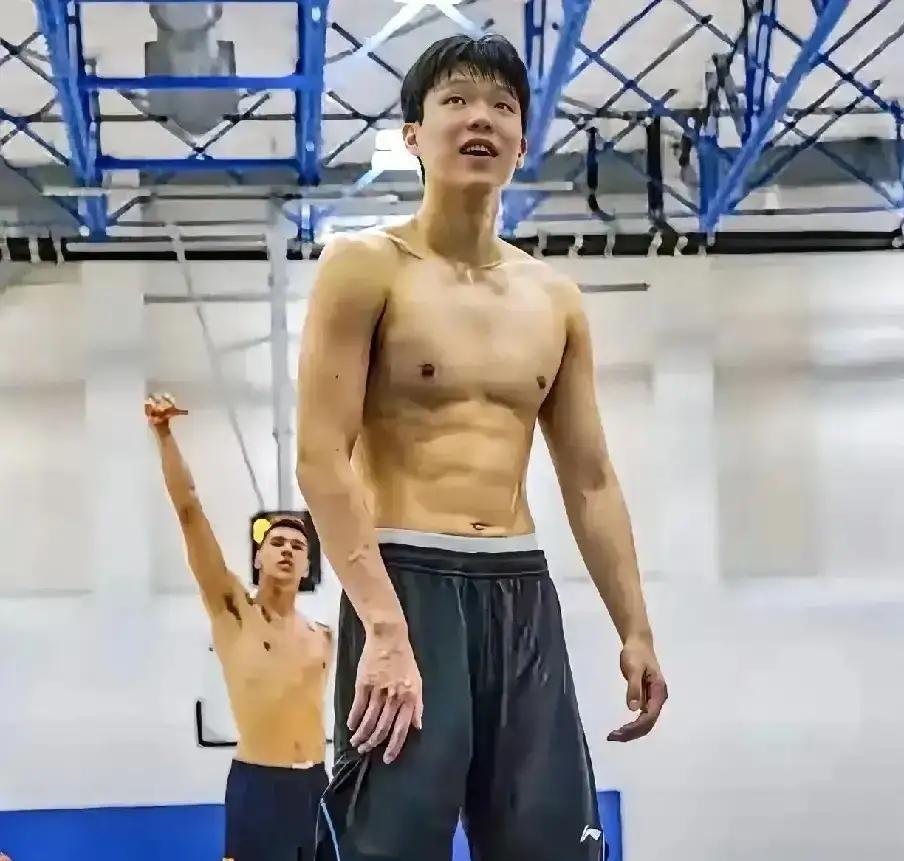 娘家人撑腰，杨瀚森NBA前途一片光明。成为主力中锋只差时间。杨瀚森被开拓者队选