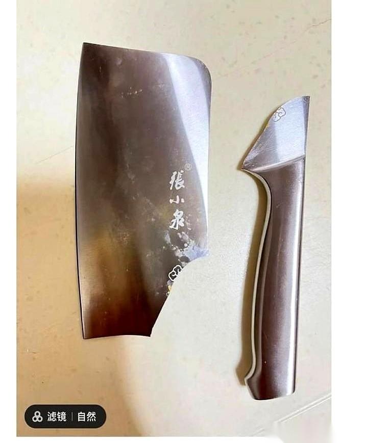 一辆迈巴赫，打了六折都没人要。你猜这是谁家的？张小泉。对，就是那个快四百年的老