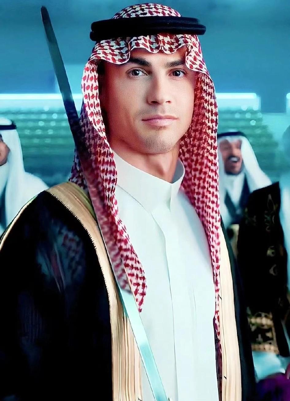 C罗去沙特，根本不是去踢球的。他拿的不是工资，是俱乐部15%的股份。接下来，