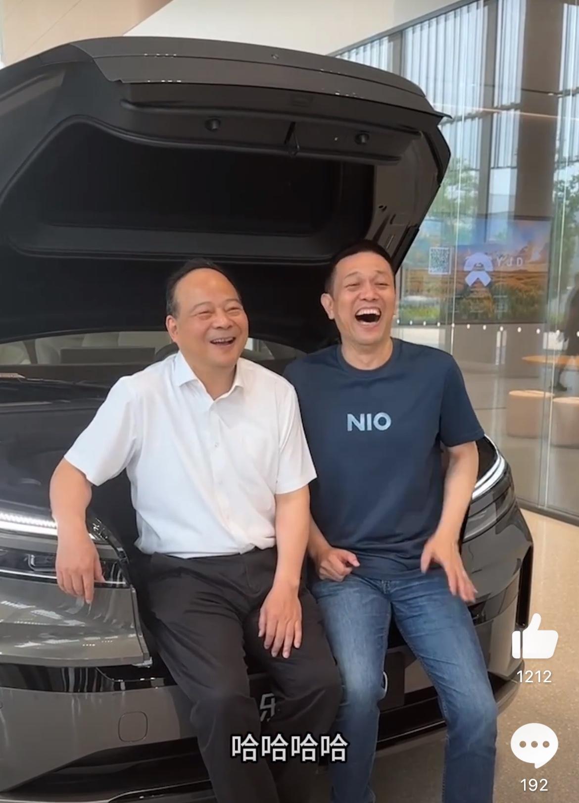 蔚来李斌带到访的宁德时代老板曾毓群体验刚发布的乐道L90，两个做实业的大佬惺惺