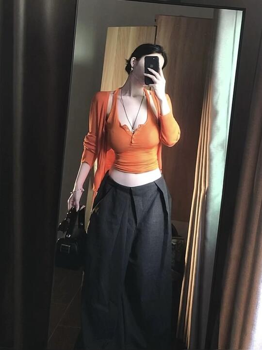 橘色系穿搭尊的很显白又自带美女感好嘛！