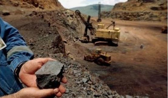 澳大利亚的铁矿严格来说，根本就不是铁矿，就是纯粹的一坨铁，只不过是生锈了而已，先