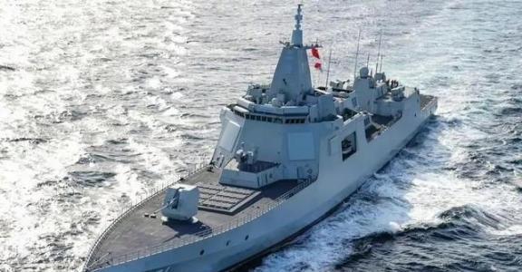 15万马力碾压西方！055大驱动力超戴高乐航母两倍，中国海军动力革命震撼全球