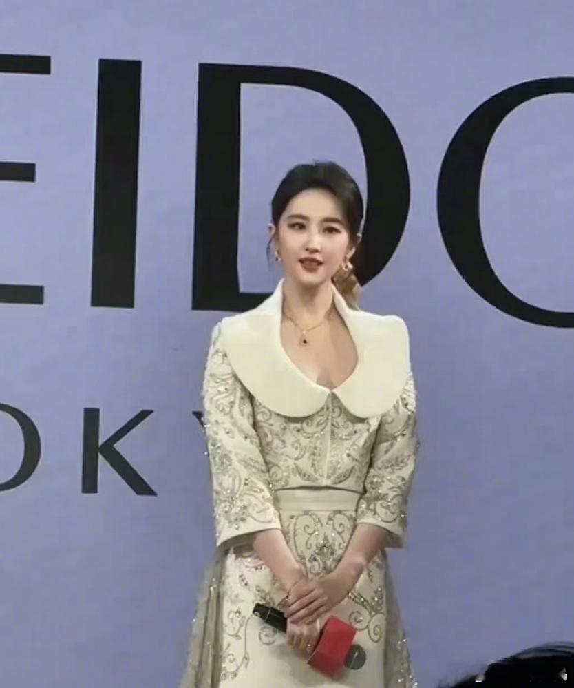 终于感受到为什么美颜会把明星变丑，美颜后本来的骨相会变弱​​​