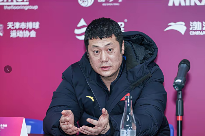 中国排协这下尴尬到家了吧，日本女排3:2力克荷兰，闯进四强。两个月以前，日本