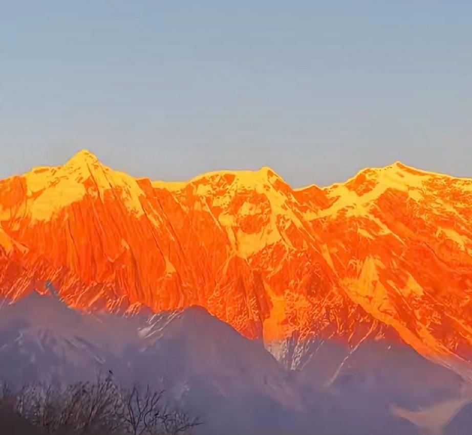 日照金山⛰️，绝美，祝愿好运，万事如意，大顺大财大吉祥