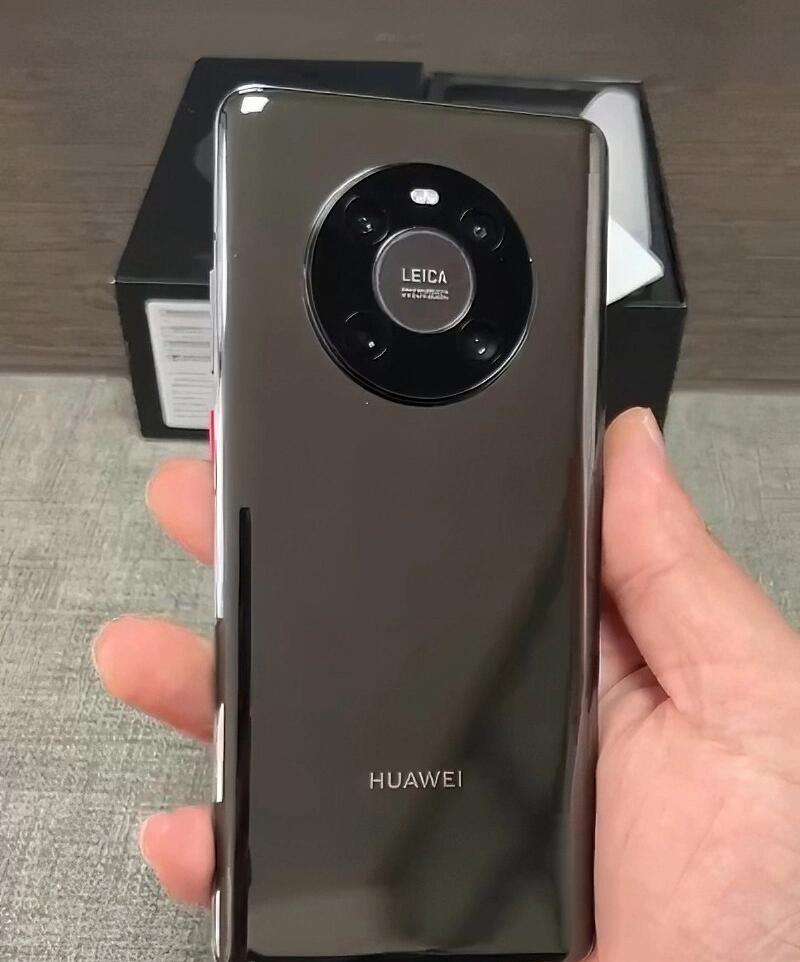 都2025年了，还有多少人在用华为Mate40呀？我就是其中之一！咱不