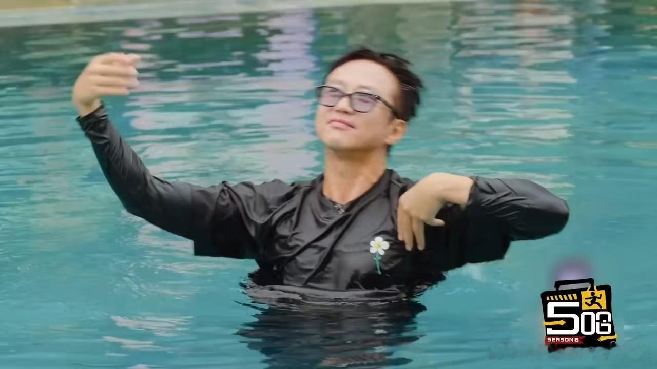 邓超真把鹿晗当儿子了邓超夸鹿晗口才好哈哈哈哈哈五哈名场面，邓超力夸鹿晗口才出众