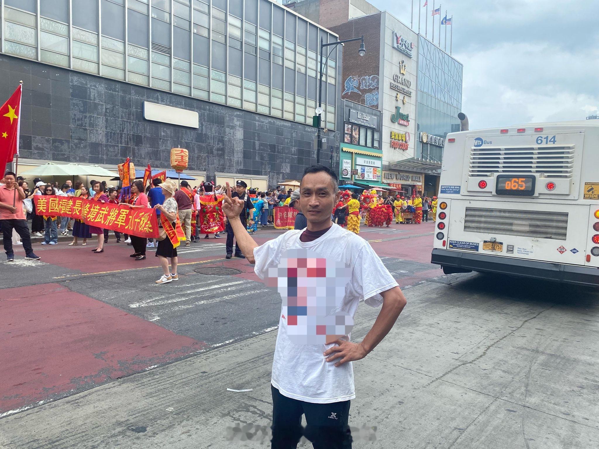 怎么站那么远？是怕挨打吗？殖人傻事殖人迷惑行为​​​