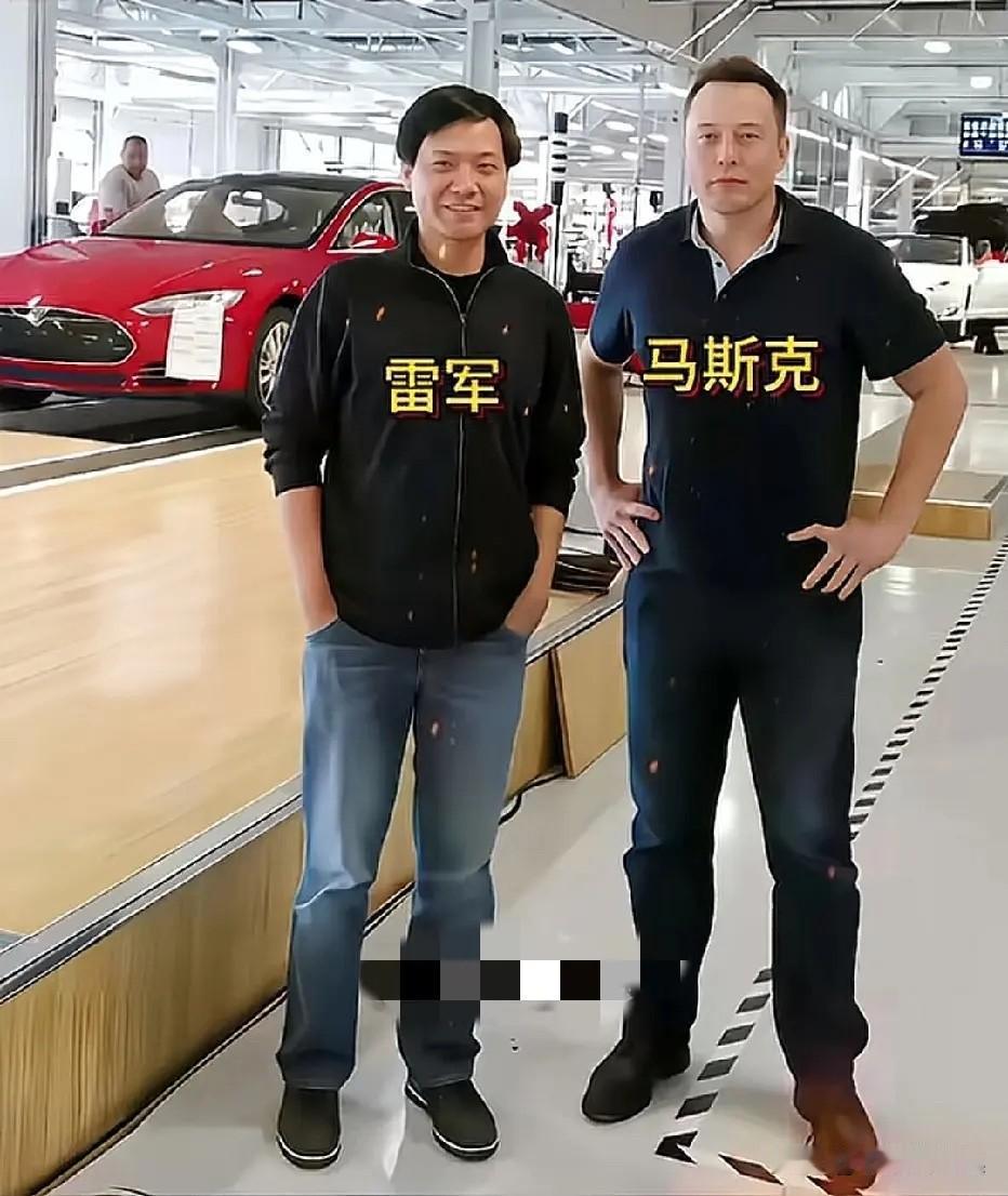 2013年雷军两次赴美，专程到硅谷拜访马斯克，参观特斯拉总部工厂并实地观看生产线