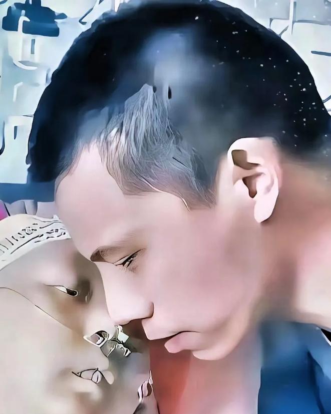 河南一女儿病危，她紧紧抓住父亲的手不放，然后断断续续地说：“爸爸，家里不是还有个