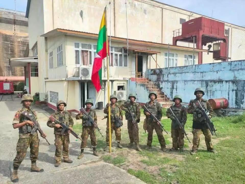 缅甸军政府收复马德亚镇！缅甸军方部队超过4000人，基本上占领了绝大部分的马