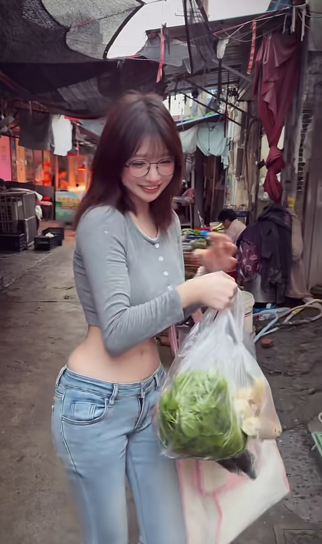 谁诀别相思沉寂，莫问天涯，也莫问归期