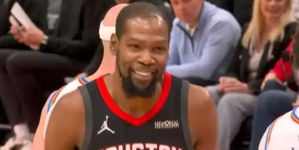 中立球迷评价一下杜兰特杜兰特现在的风评闹成这样有很多原因，我不是黑子就不提这个