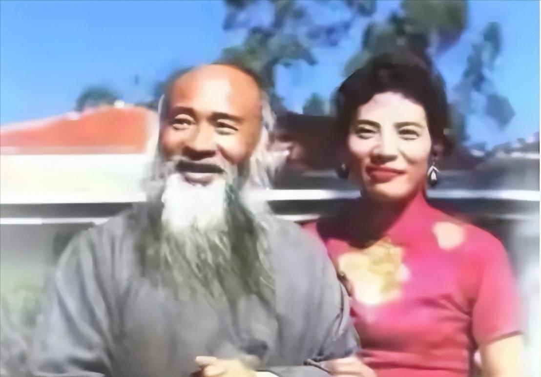 一次，富豪买了张大千一幅画，回家却发现是赝品。谁知，富豪非但不生气，还邀请张大千