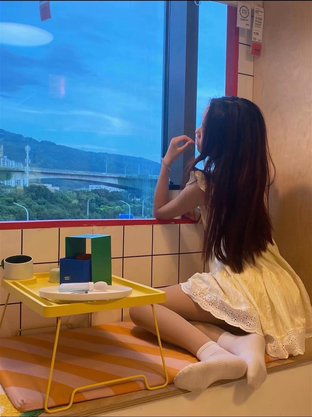 我看着你背影 想开口