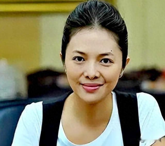 我敢断言，不光是当年守着电视看《生活》的老观众没想到，就连文清自己，