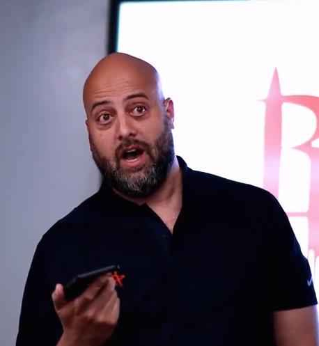 火箭队本赛季结束之后会不会有大型的交易呢？火箭总经理斯通也直接表达了自己的观点，