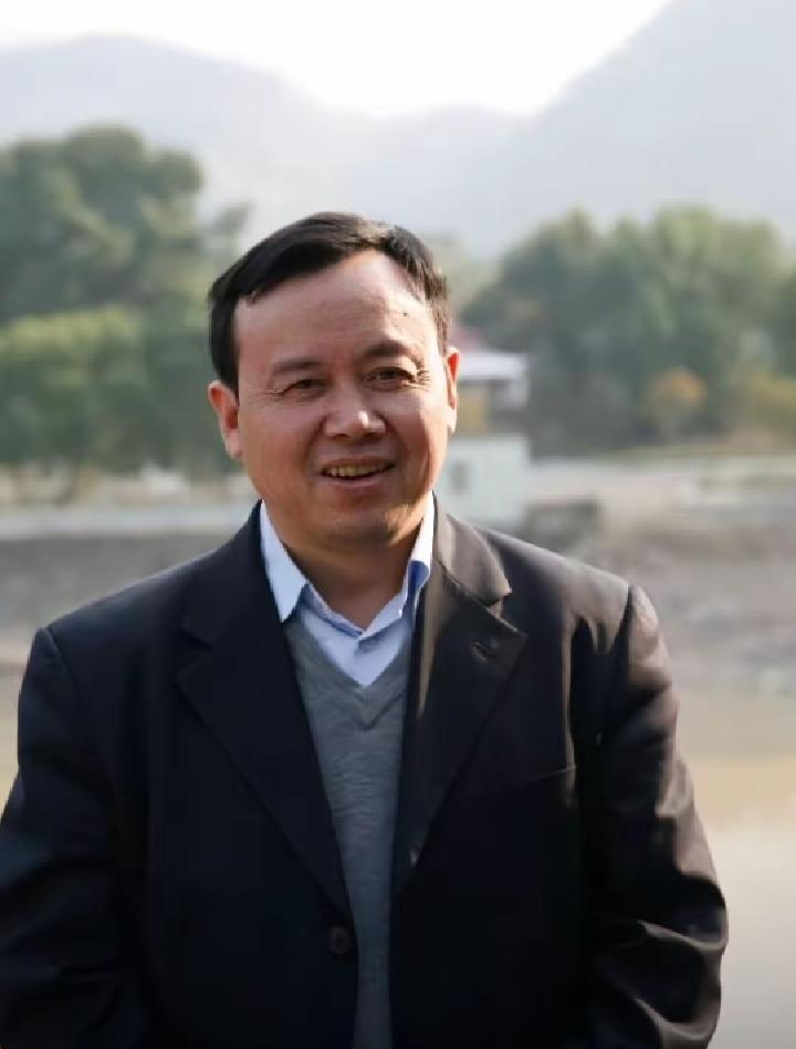 太突然！59岁知名大学教授因病离世，学界痛失一位良师！噩耗传来，令人扼腕痛