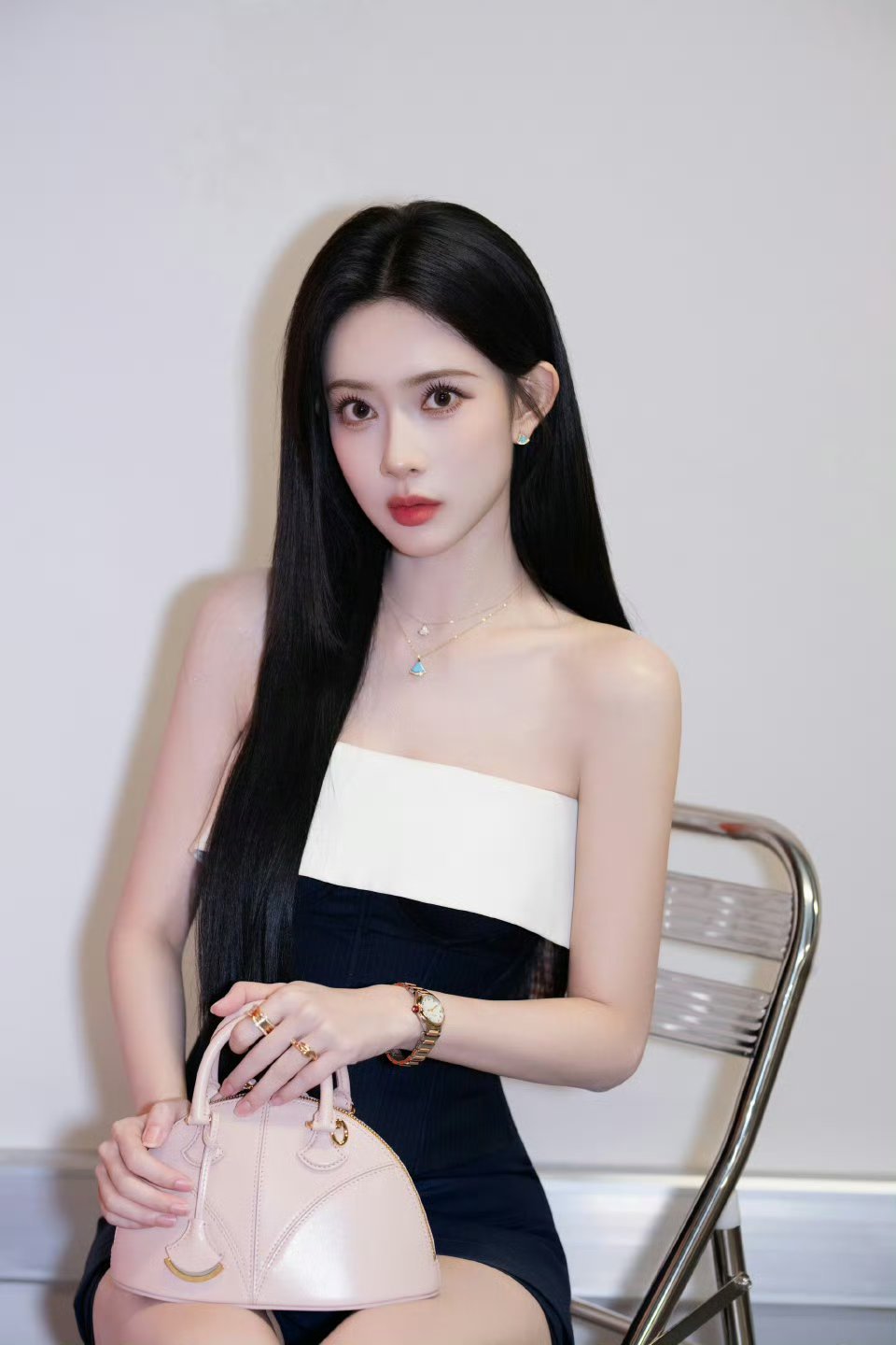 早期和现在，有人能认出来这是孟子义吗？