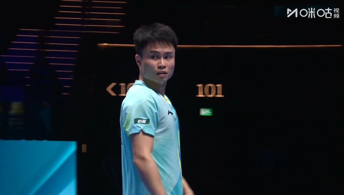 刘国正把弗朗西斯卡打法给研究透了，其实他跟周启豪都是中远台进攻型选手，弗队最