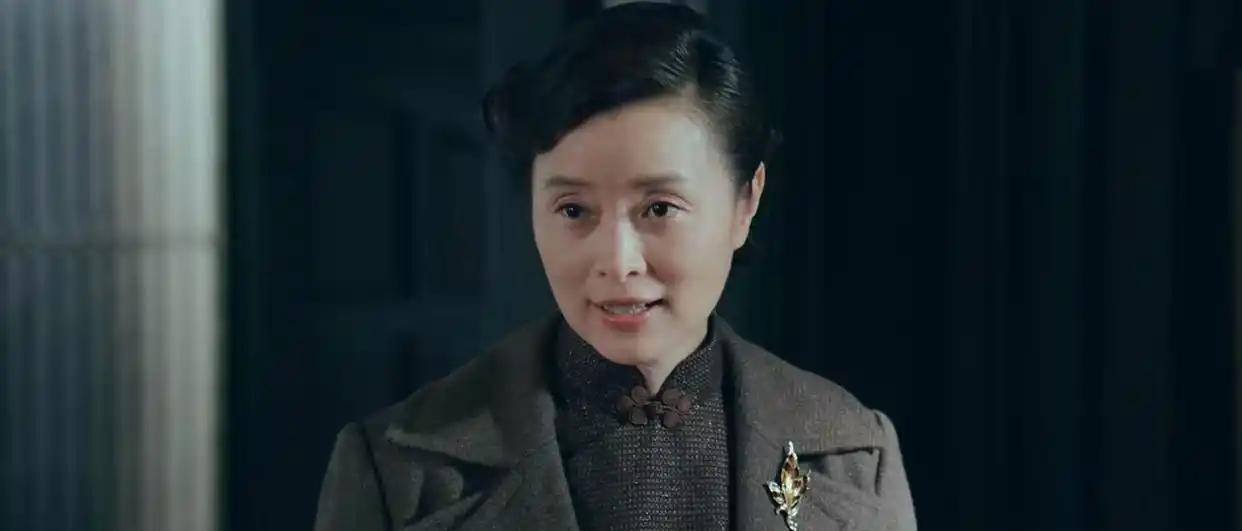朱枫烈士的家庭关系也十分复杂，为她赴台湾工作打下基础。1927年，22岁的朱