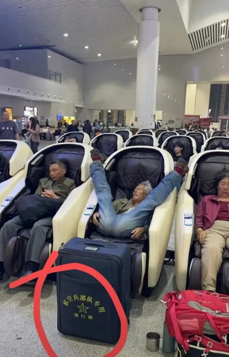 这么躺的原因是为什么？