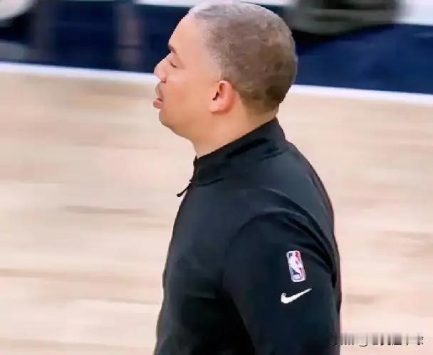 洛杉矶没有奇迹，只有算计！快船4大杀招把湖人打回现实1.泰伦卢的“钓鱼战术