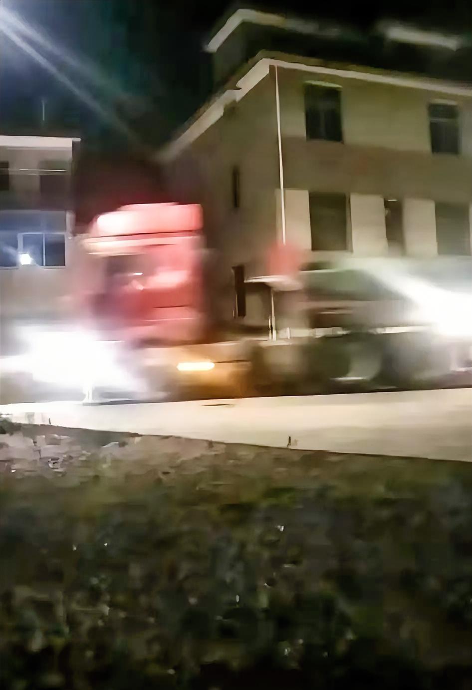 江西吉安这事儿，看得我后脊背发凉。新干县那个姓聂的矿老板，手底下1000多辆运石