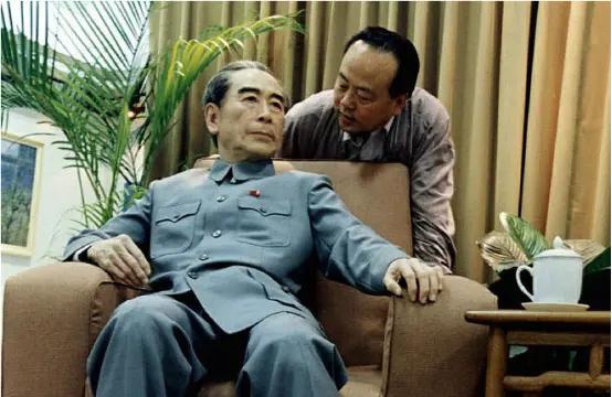 1973年9月16日下午，周总理来到杭州西泠印社的楼外楼用餐。入座后，周总理对姜