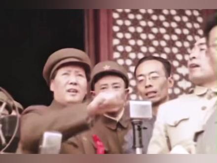 伟人离去整整五十年，从井冈烽火到开国大典，他倾尽一生带领民族挣脱苦难。跨越半世纪光阴，人民永远铭记这位为家国奋斗的领路人。