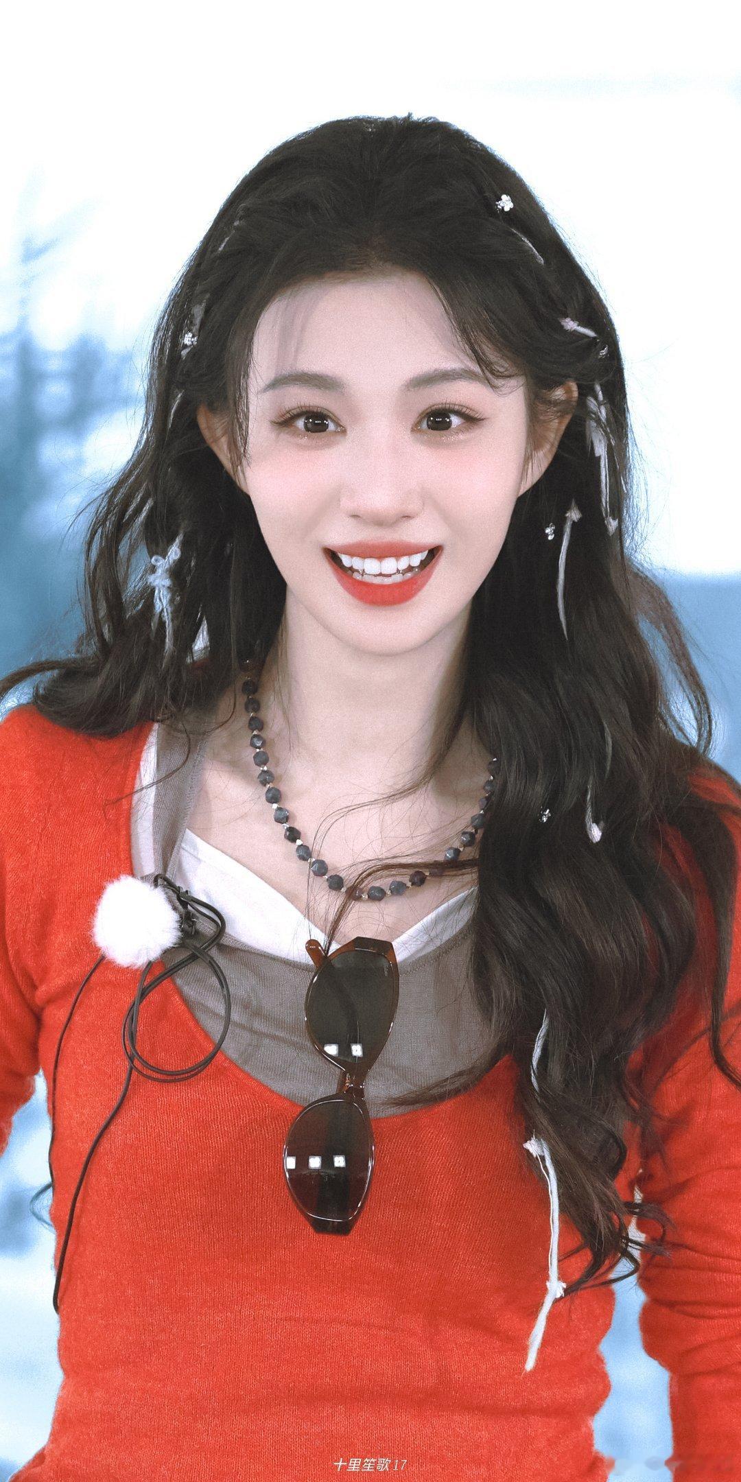 王楚然小船美发屋做的斜刘海这是什么奇妙的缘分！王楚然的斜刘海难道是在小船美发