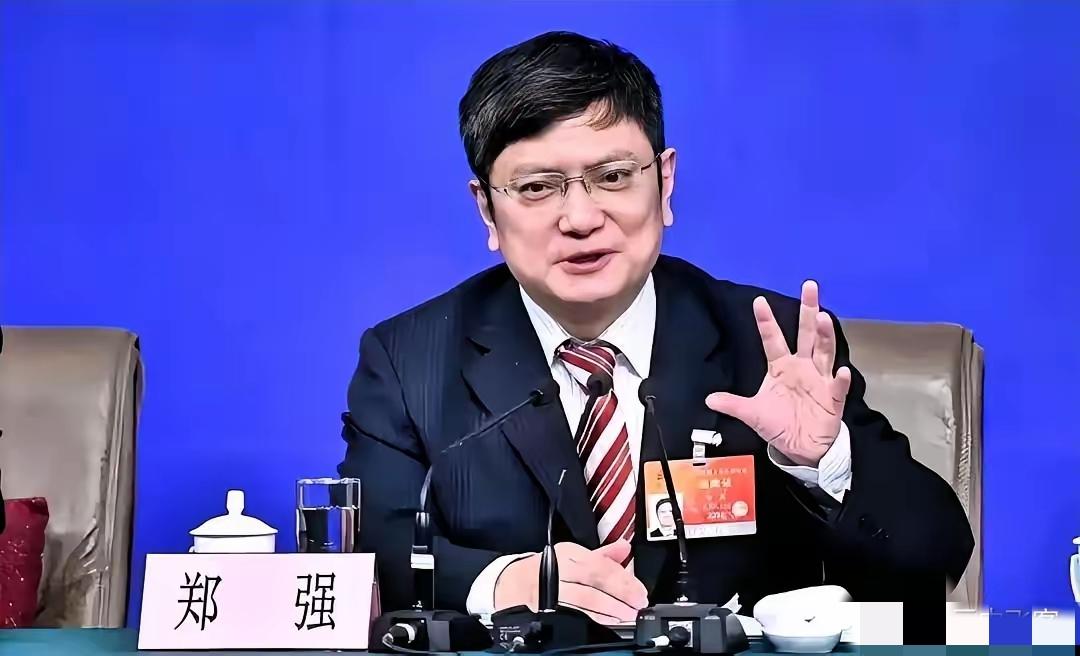 郑强教授这番话，真是一针见血，直击痛点！​现在满大街都在鼓吹人工智能多厉害，