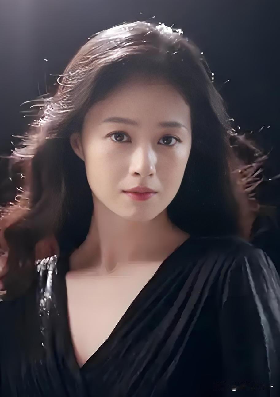 电视剧《四喜》，最叫人理解不了的不是沈明辉，而是蒋欣饰演的知夏一家连生个