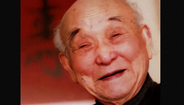 抗战时期，山东一老太太将一个昏迷的日本军人扛回了家。刚到家，老太太就对儿媳妇喊了