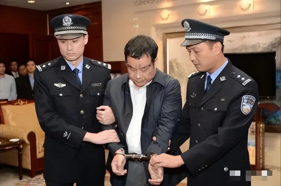 大量稀土机密遭泄露，内鬼层出不穷，比中国稀土还“稀罕”的，是可靠的人才。网友怒了