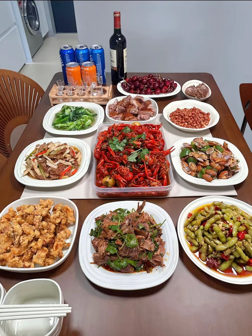 周末聚会，预算200，哪一桌能做出来？