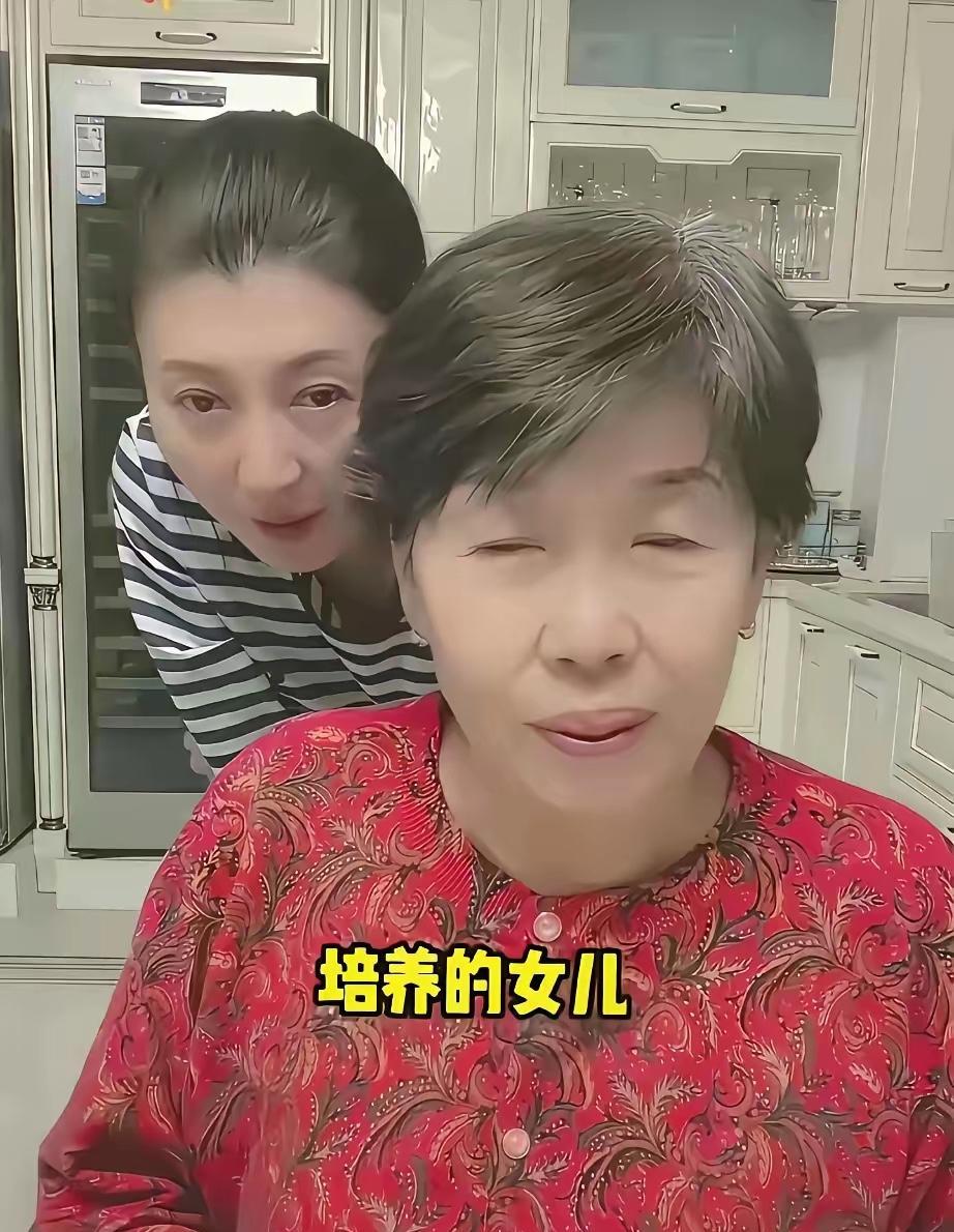 扒开闫学晶“祸从口出”的皮，我看到的是公关教科书里被撕掉的那一页。你吃的，是扮