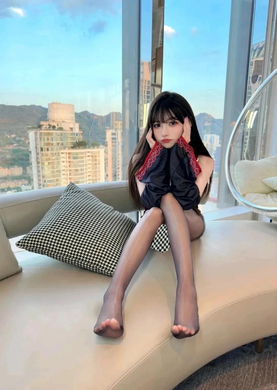 美少女美景分享甜妹这身材和颜值太爱了晒晒少女靓影