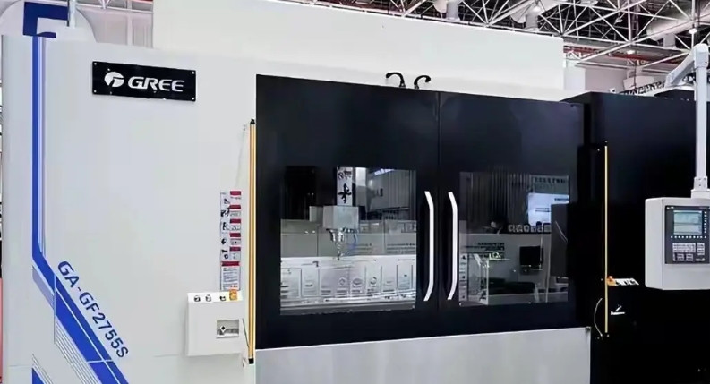 2025年日内瓦国际发明展上，格力自主研发的高速双五轴龙门加工中心捧回了金奖。精